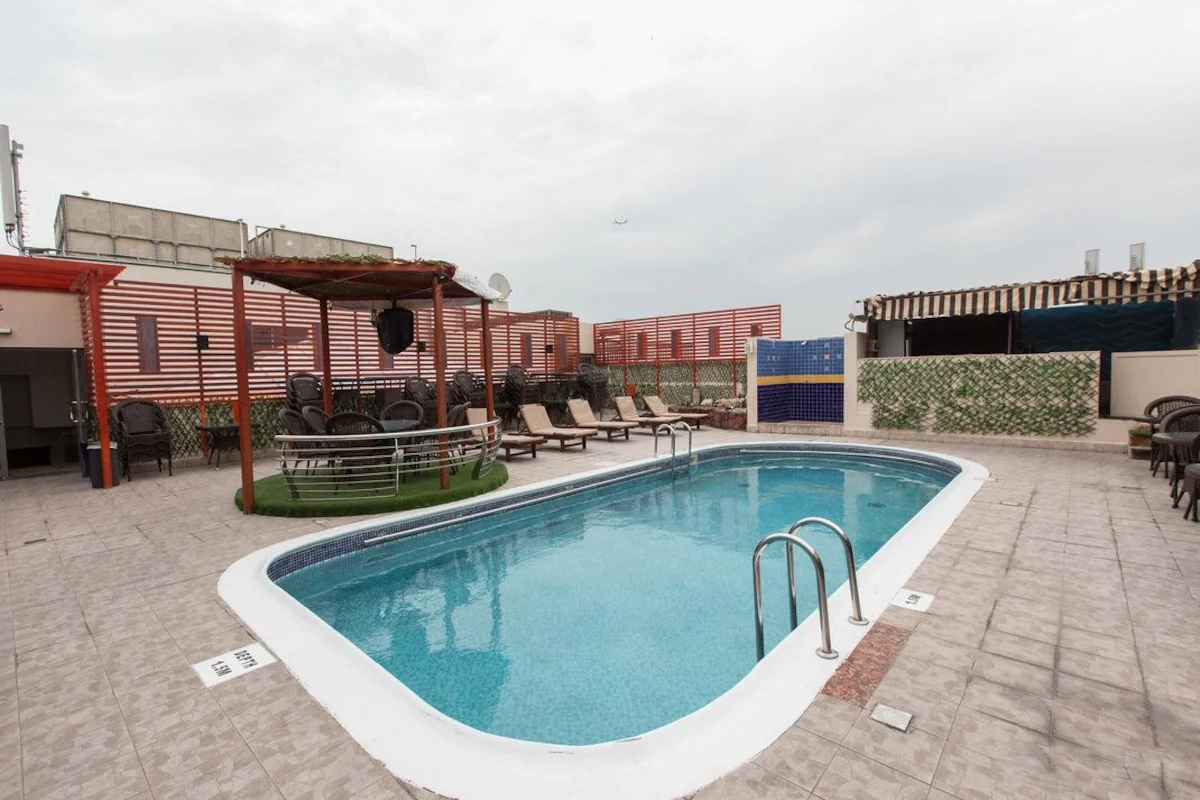 استخر هتل گرند سنترال دبی